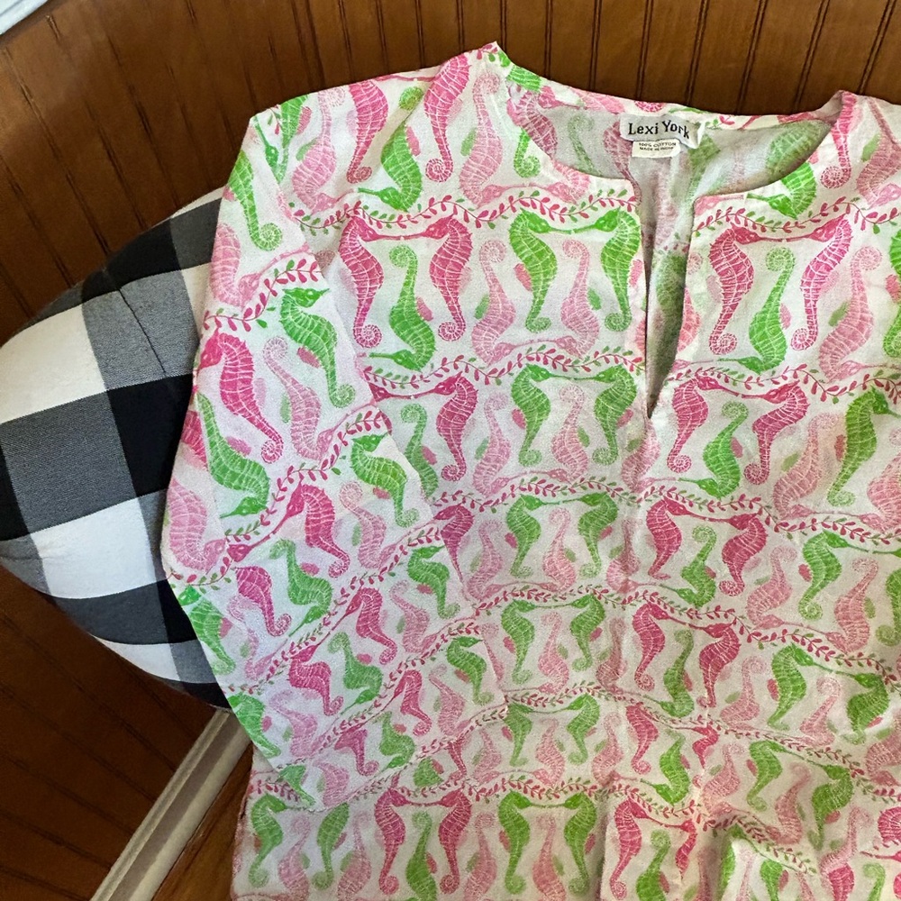Lexi York Ladies Size Small beach coverup. Pink and Green Seahorses.